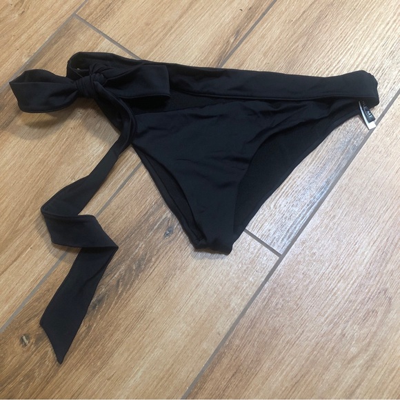 Adore Me Women's Size M Black Strappy Bikini Bottom EUC. - Picture 1 of 6